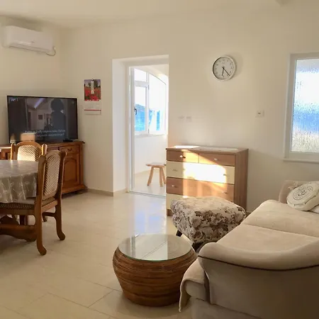 Neve Apartment *